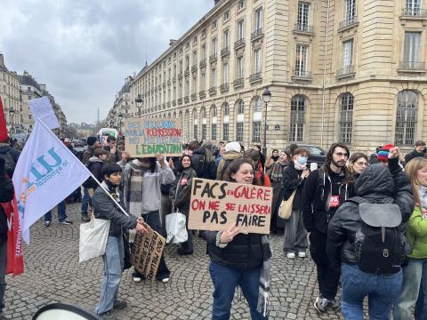 étudiants le 11 février place du Panthéon